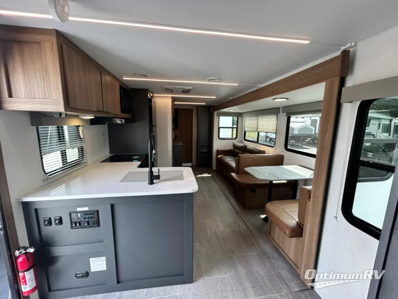 2025 Heartland Corterra 33.3BH Photo 4