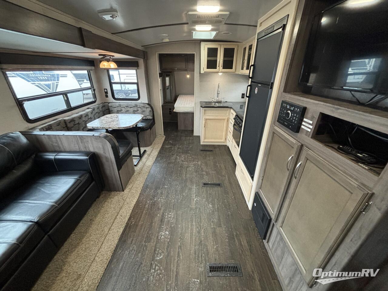 2019 Winnebago Towables Minnie Plus 27BHSS Photo 4