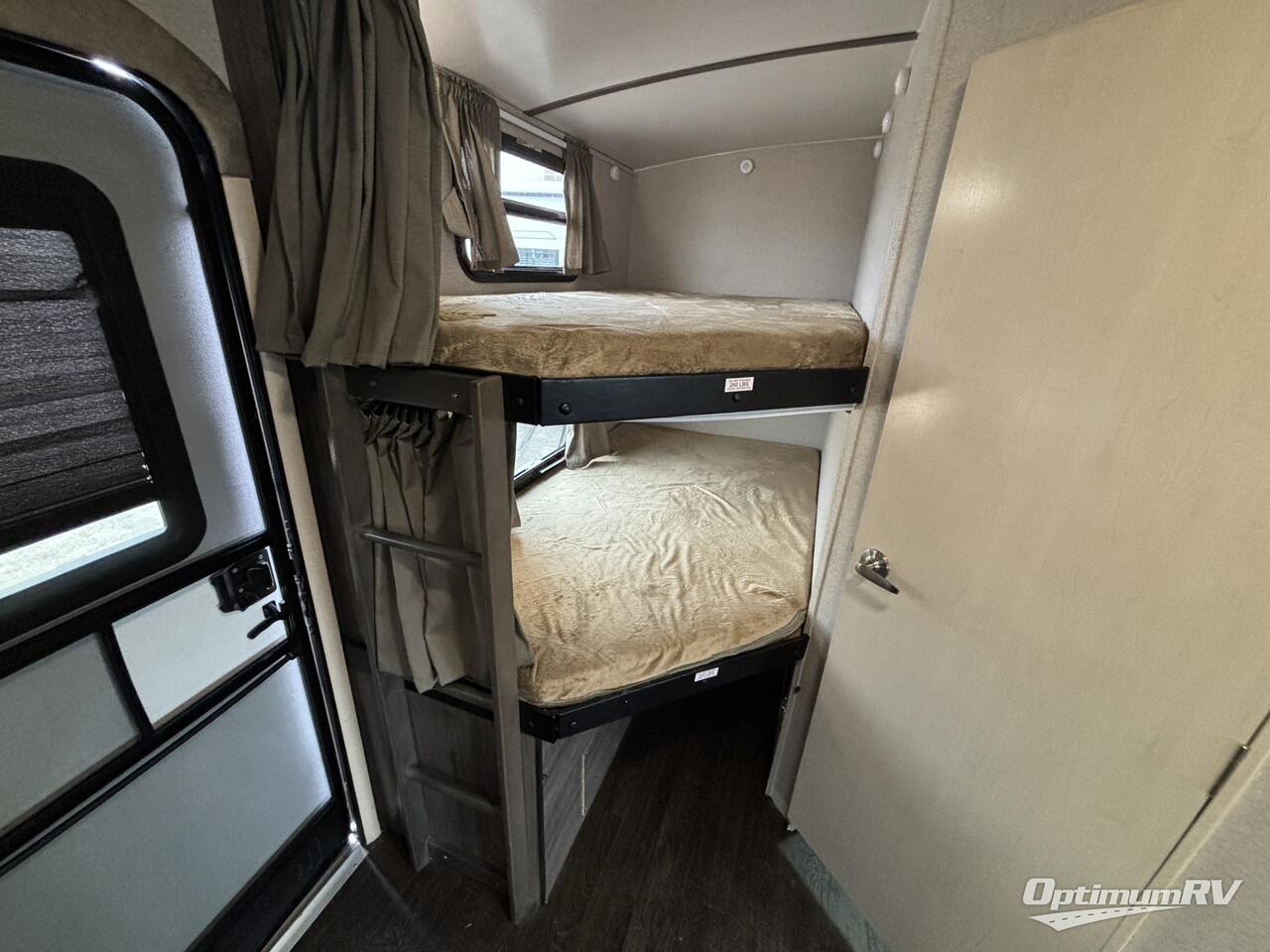 2019 Winnebago Towables Minnie Plus 27BHSS Photo 11