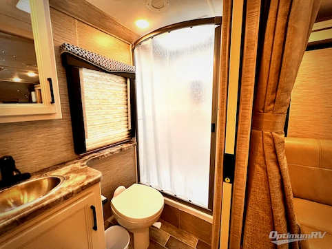 2021 Thor Chateau 25M RV Photo 4