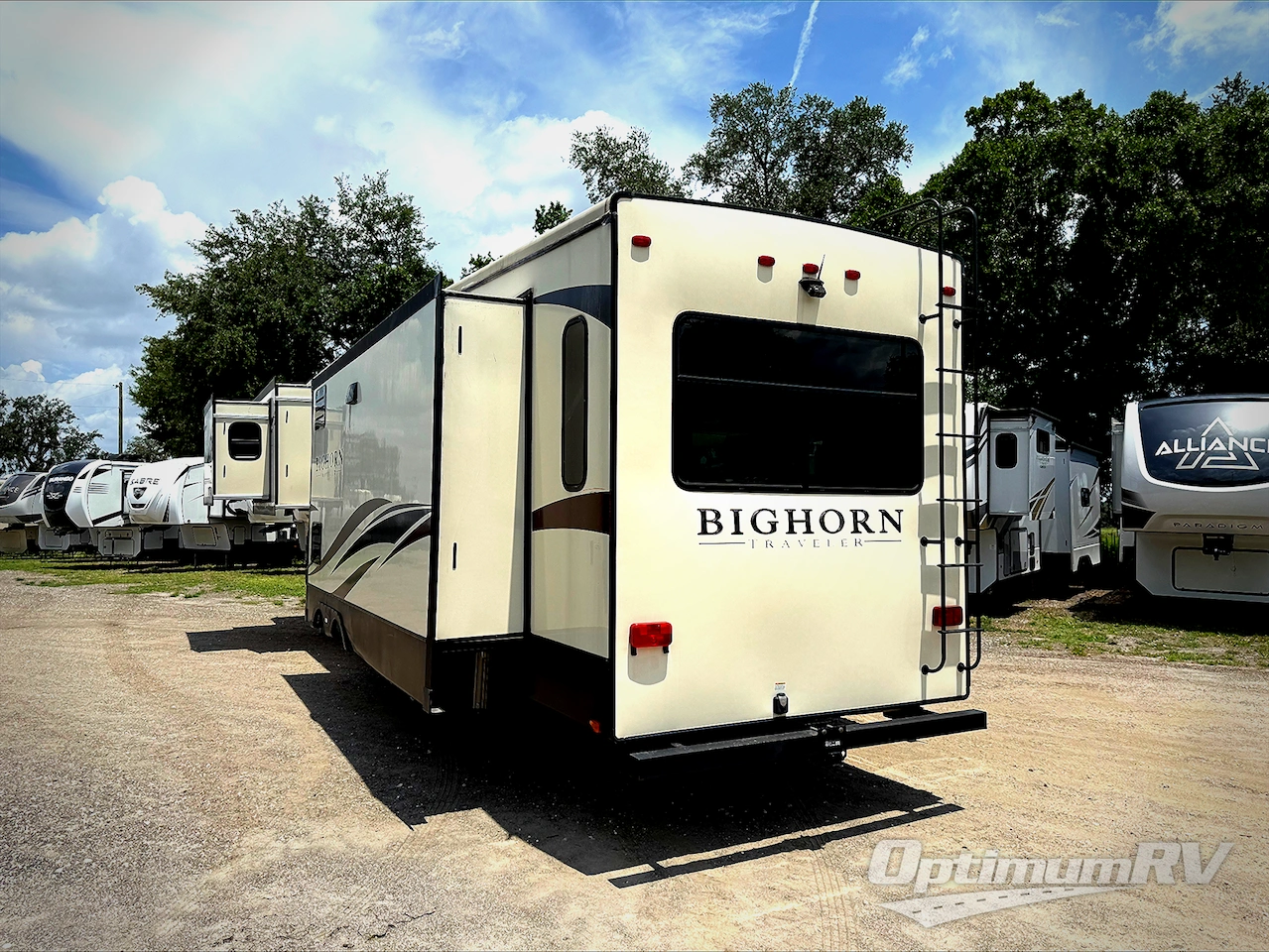 2017 Heartland Bighorn Traveler 37SS Photo 2