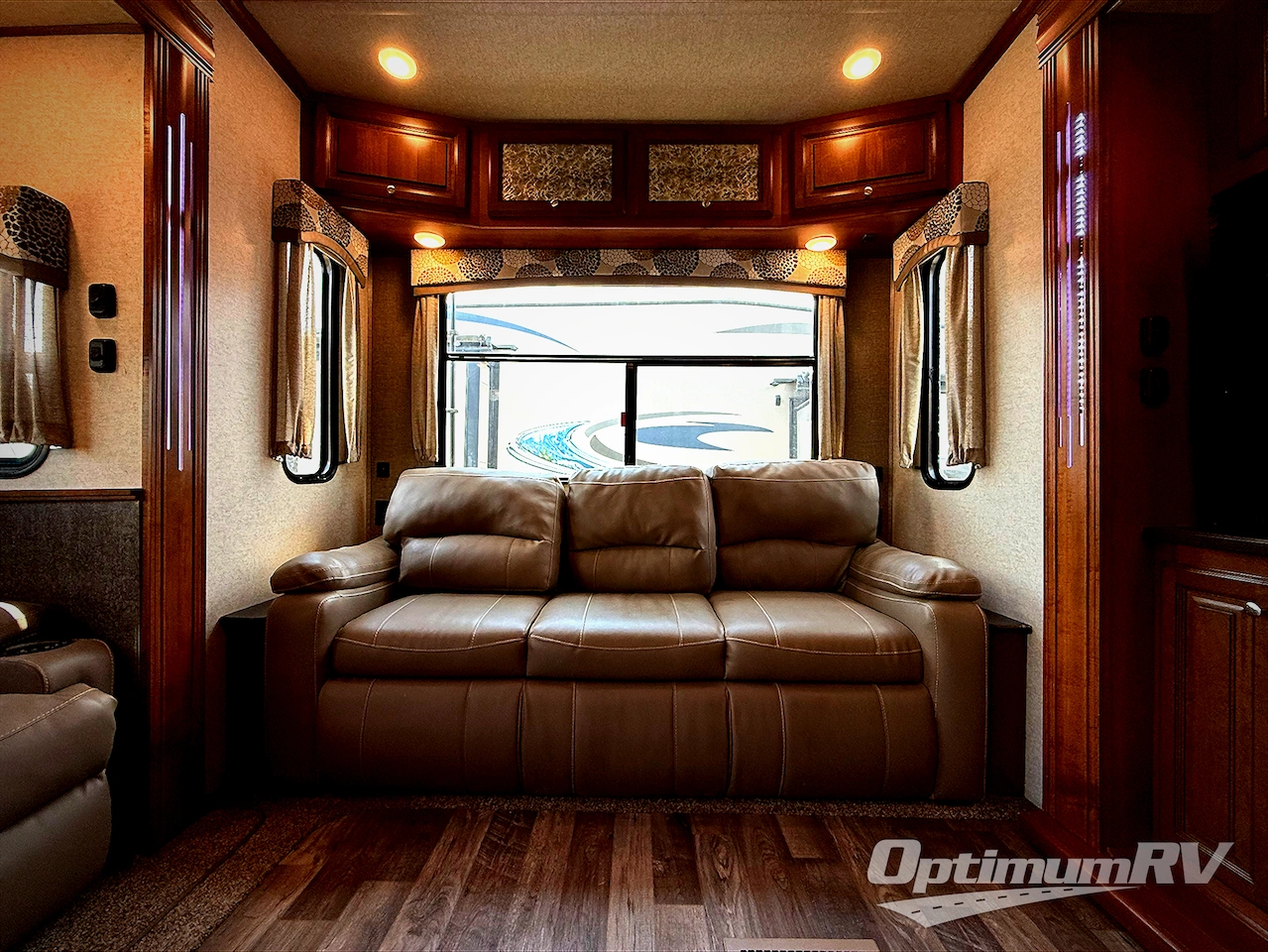 2017 Heartland Bighorn Traveler 37SS Photo 6