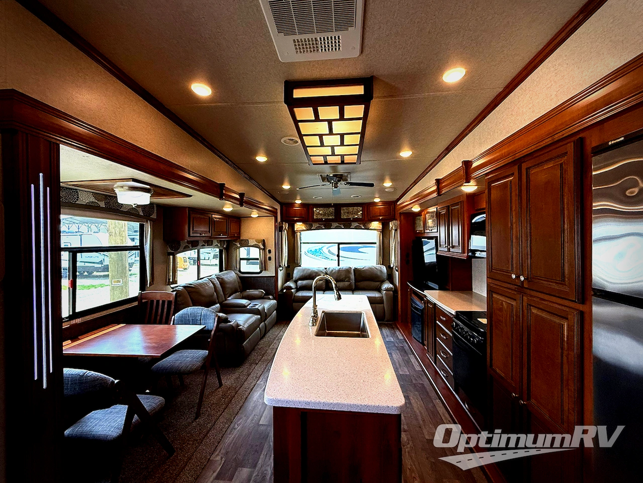 2017 Heartland Bighorn Traveler 37SS Photo 5