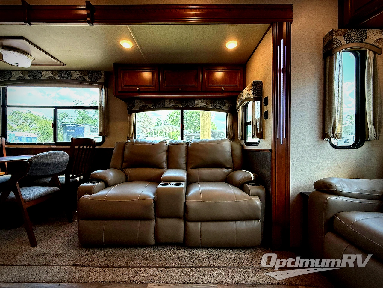 2017 Heartland Bighorn Traveler 37SS Photo 7