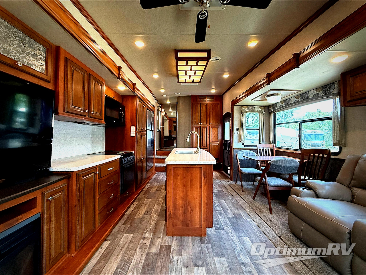 2017 Heartland Bighorn Traveler 37SS Photo 4