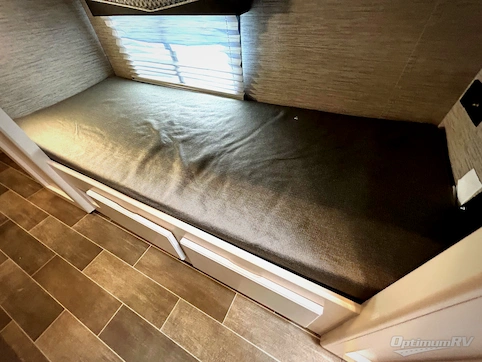 2022 Thor Chateau 31EV RV Photo 4