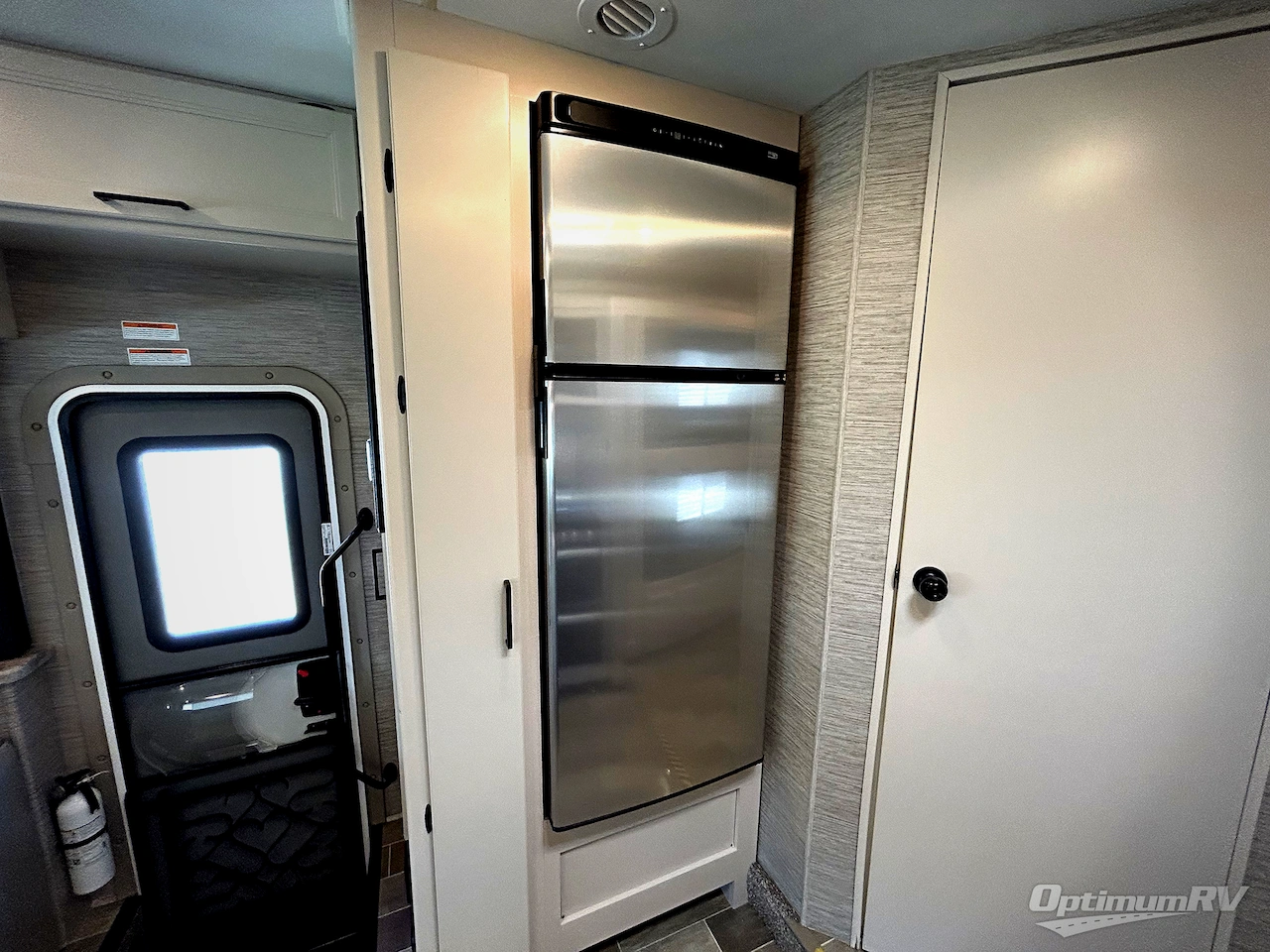 2022 Thor Chateau 31EV Photo 16