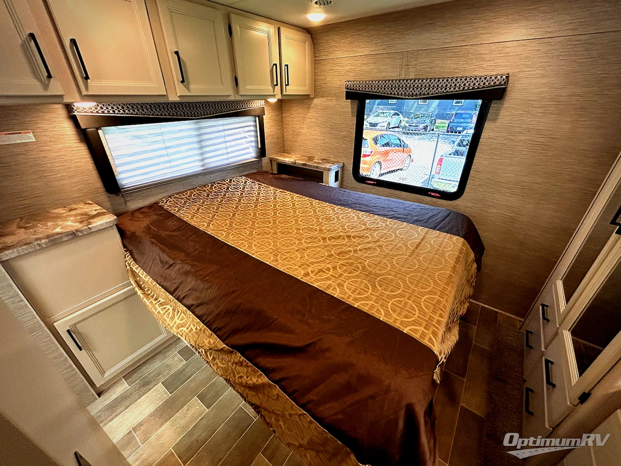 2022 Thor Chateau 31EV Photo 24