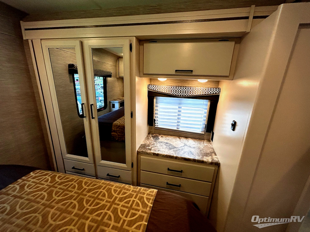 2022 Thor Chateau 31EV Photo 25