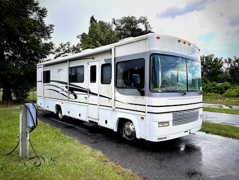 Used 2002 Fleetwood RV Storm 30H Featured Photo