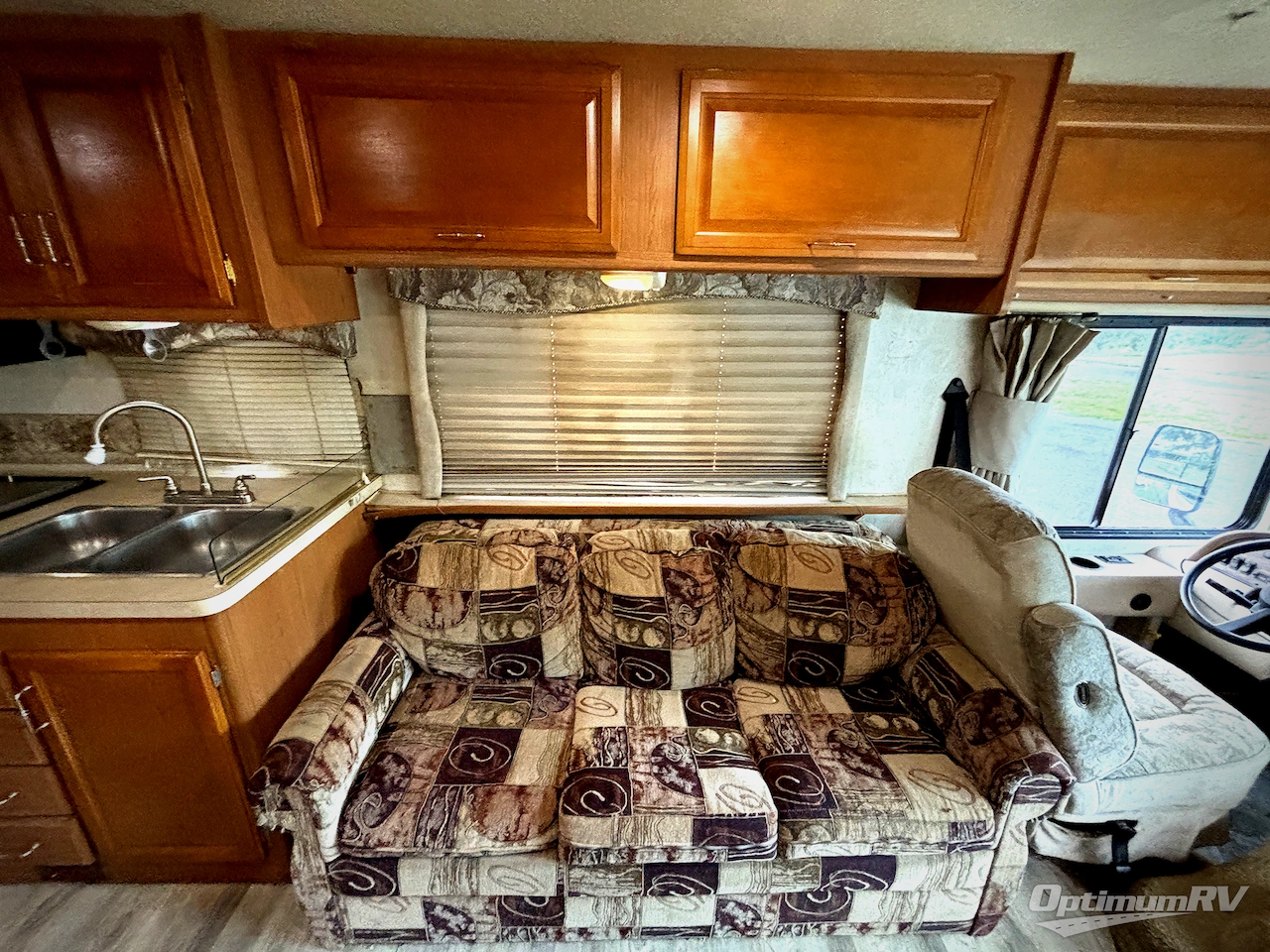 2002 Fleetwood Storm 30H Photo 12