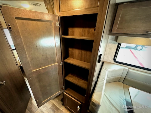 2022 Winnebago Minnie Winnie 22M RV Photo 3