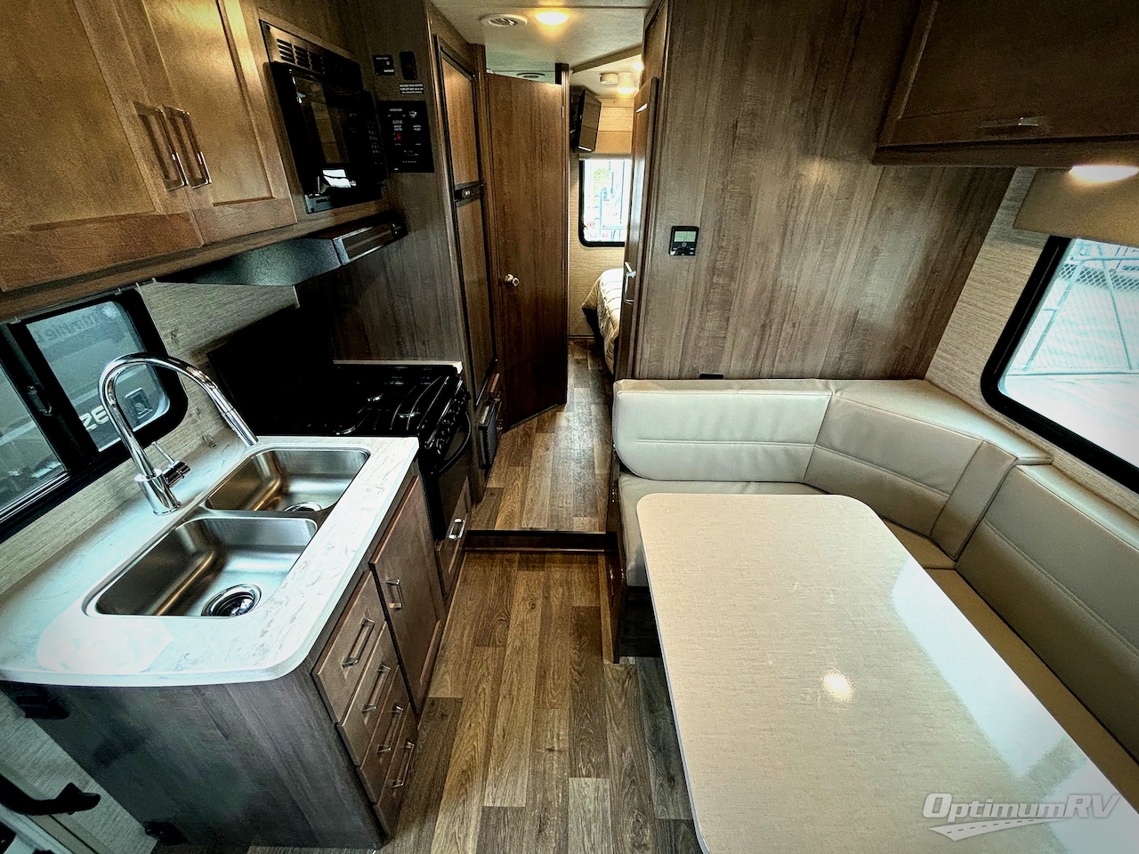 2022 Winnebago Minnie Winnie 22M Photo 6