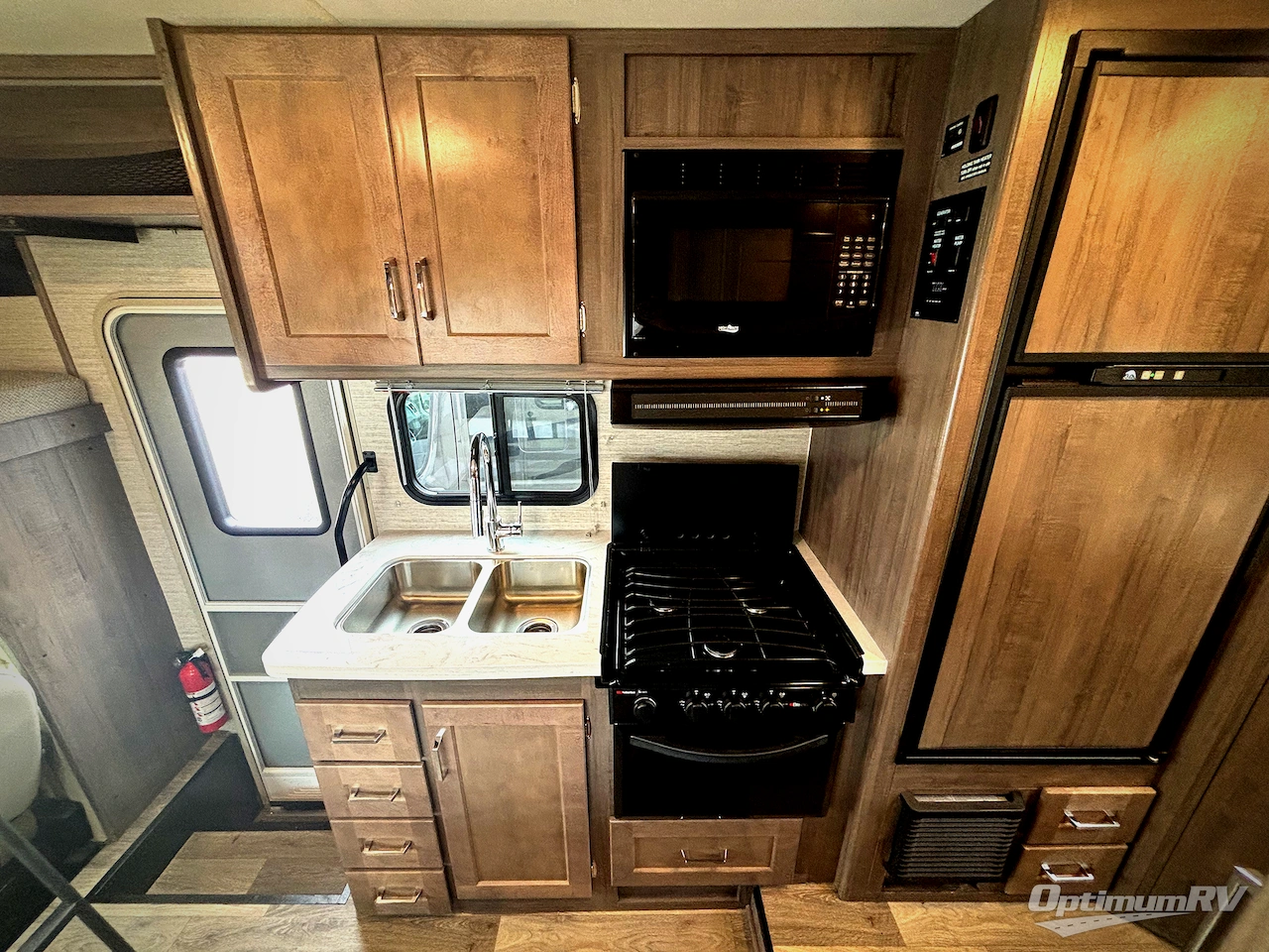 2022 Winnebago Minnie Winnie 22M Photo 7