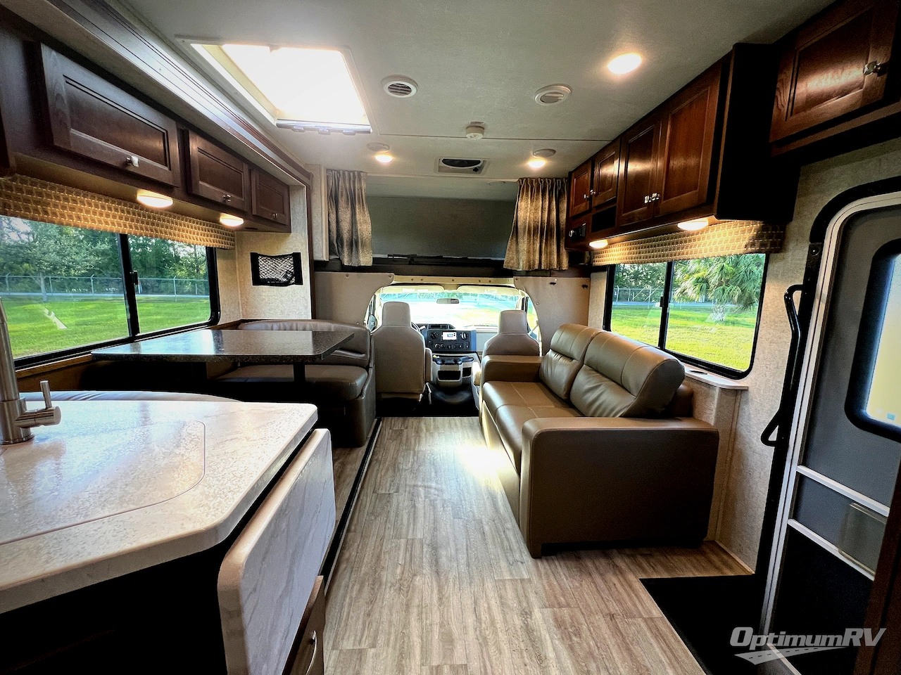 2019 Forest River Sunseeker 3040DS Ford Photo 6