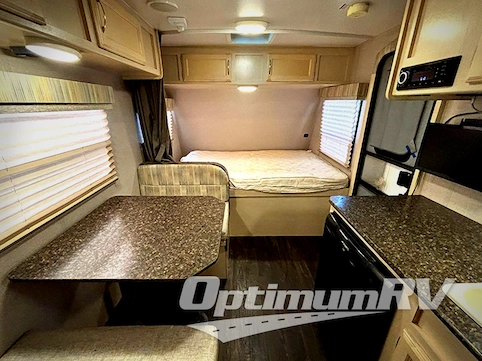 2018 Winnebago Towables Micro Minnie 1700BH RV Photo 2