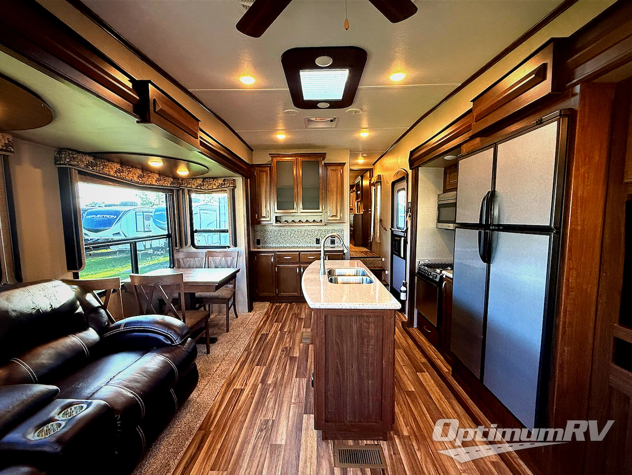 2016 Keystone Montana High Country 305RL Photo 5