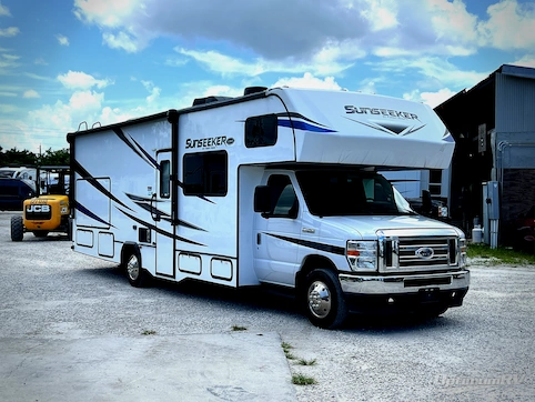 Used 2022 Forest River Sunseeker Classic 2860DS Ford Featured Photo