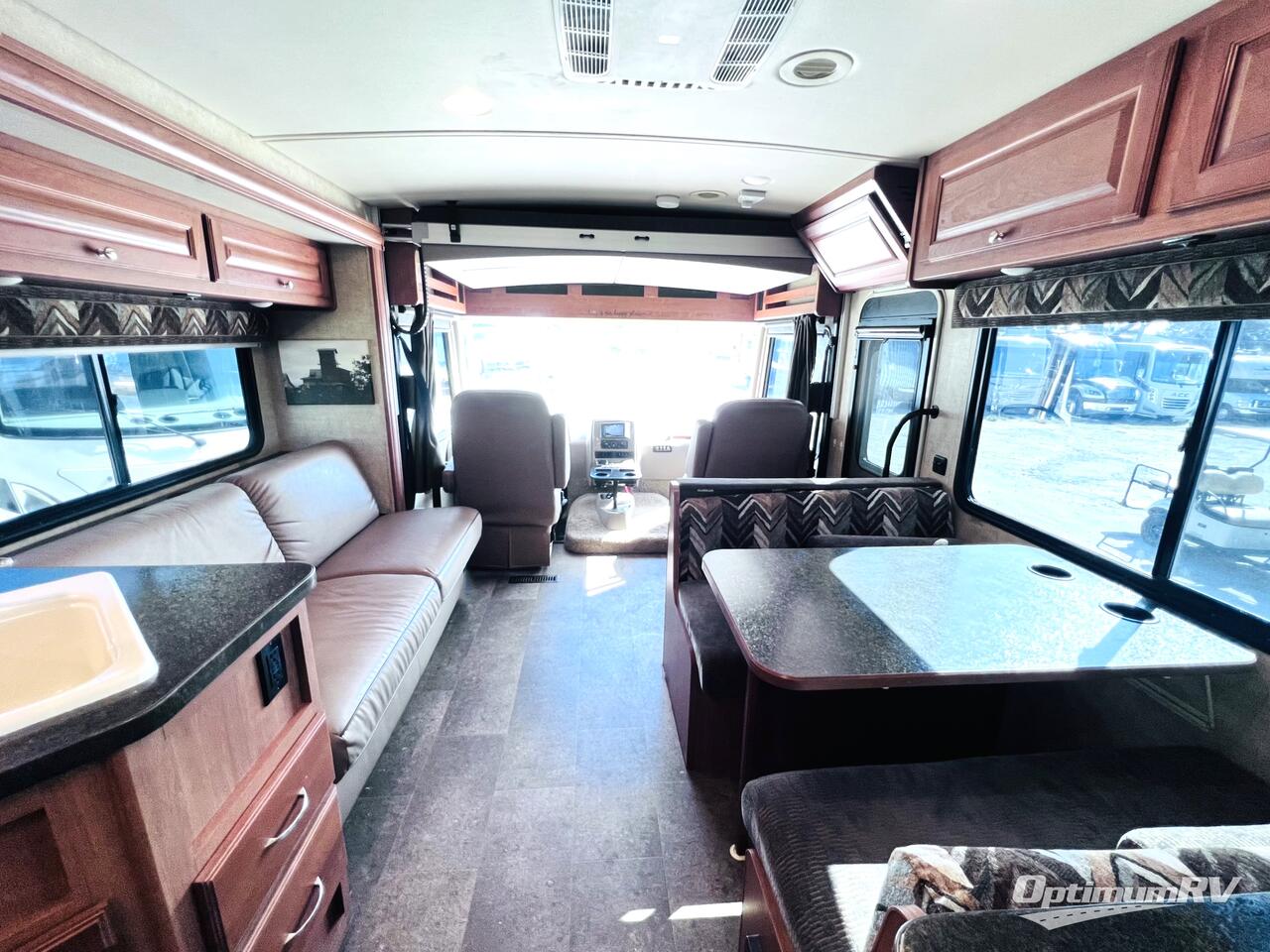 2017 Itasca Sunstar 29VE Photo 4