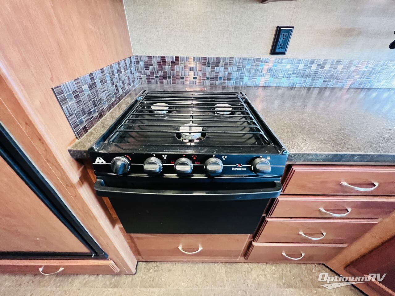 2017 Itasca Sunstar 29VE Photo 12