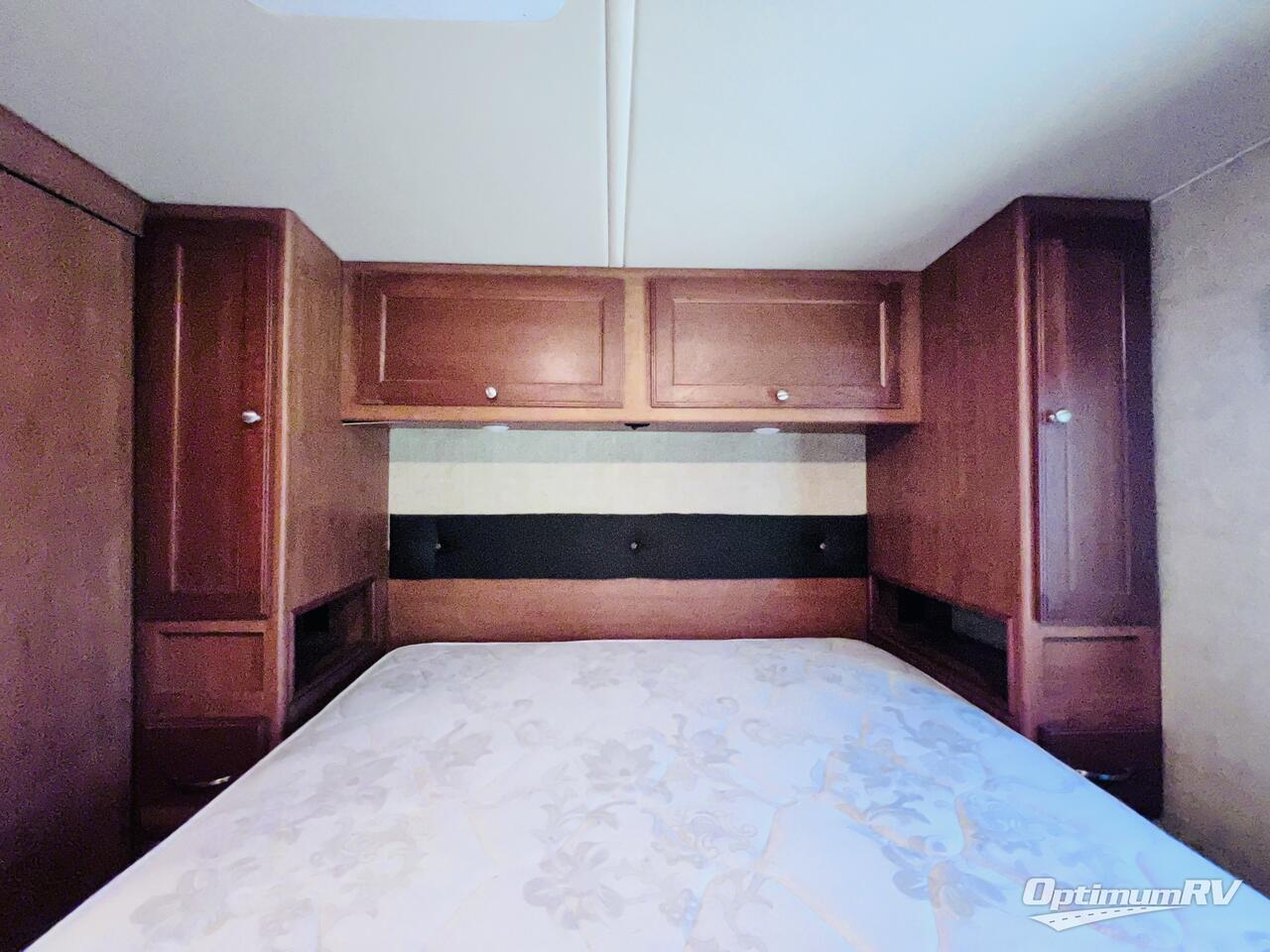 2017 Itasca Sunstar 29VE Photo 16