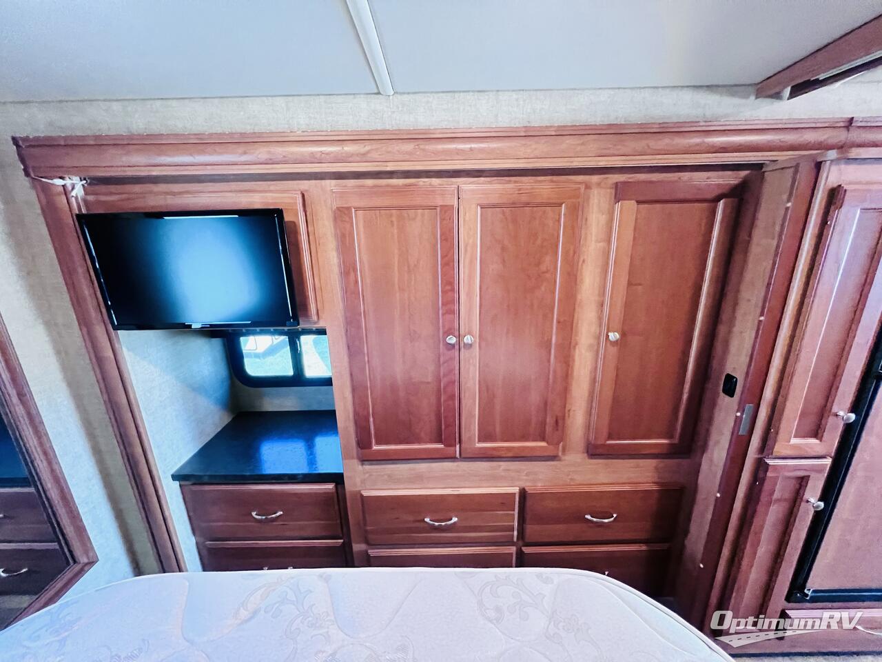 2017 Itasca Sunstar 29VE Photo 17