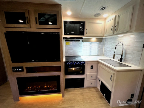 2024 Palomino SolAire 242RBS RV Photo 2