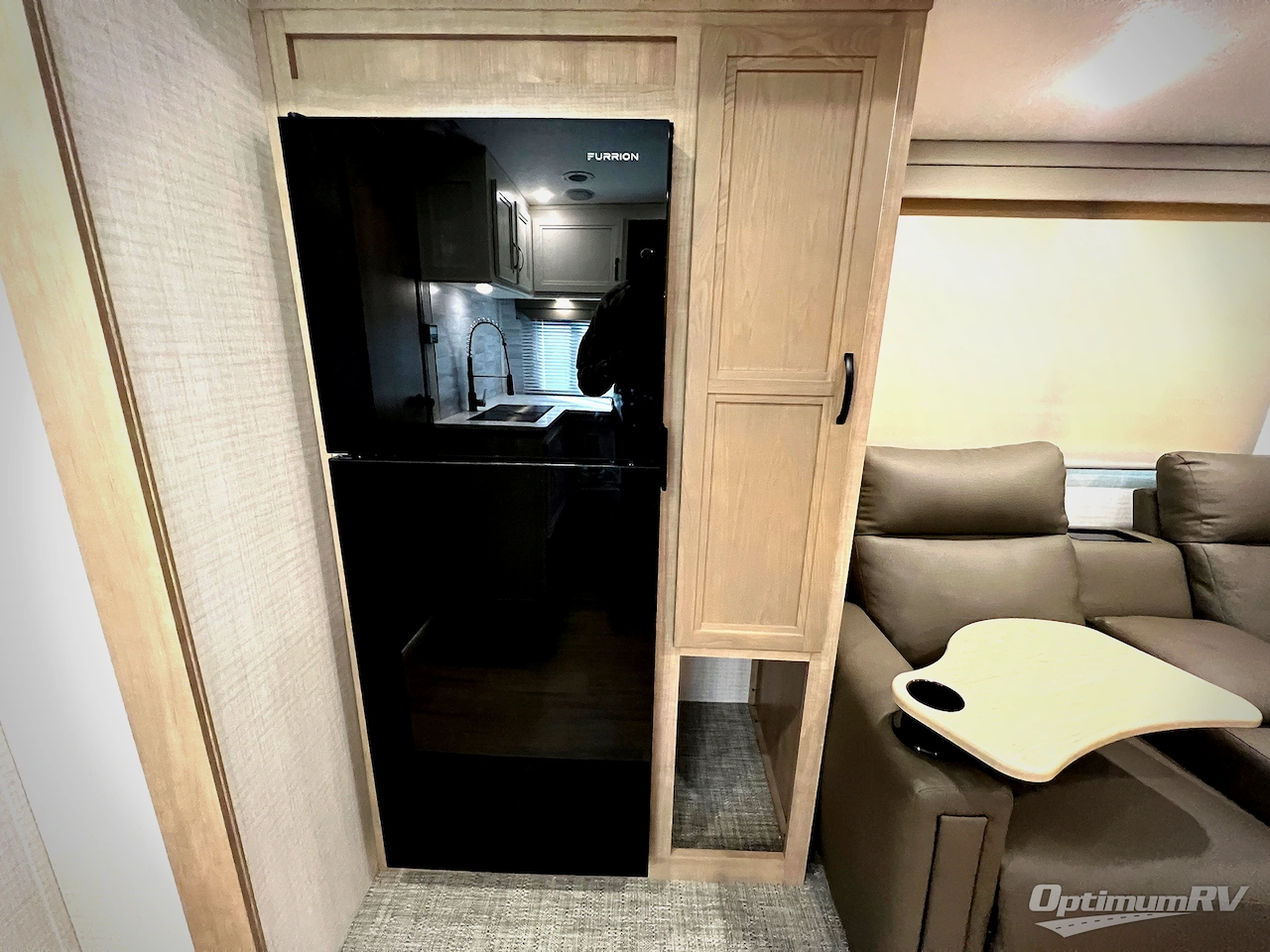 2024 Palomino SolAire 242RBS Photo 9