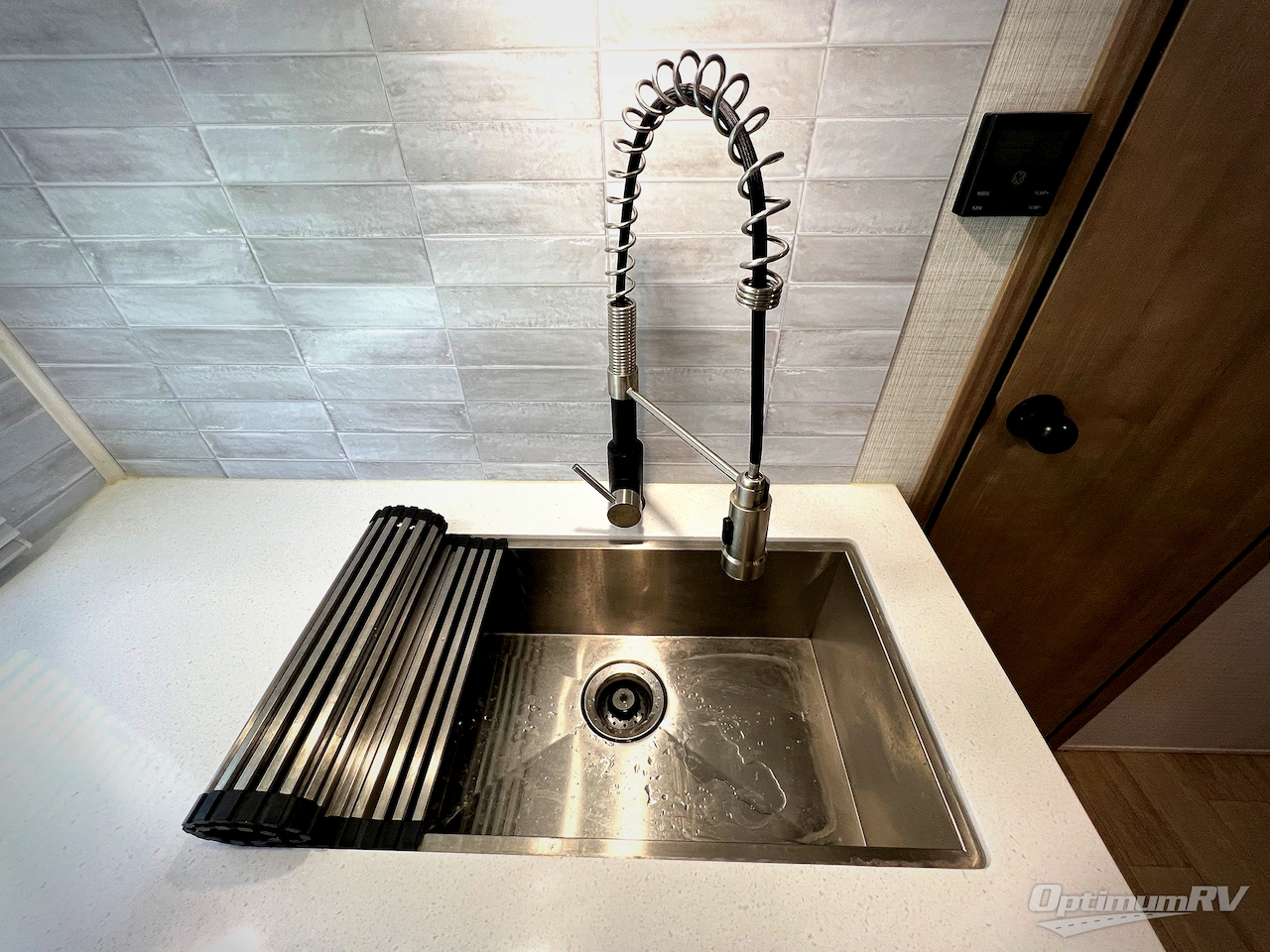 2024 Palomino SolAire 242RBS Photo 17