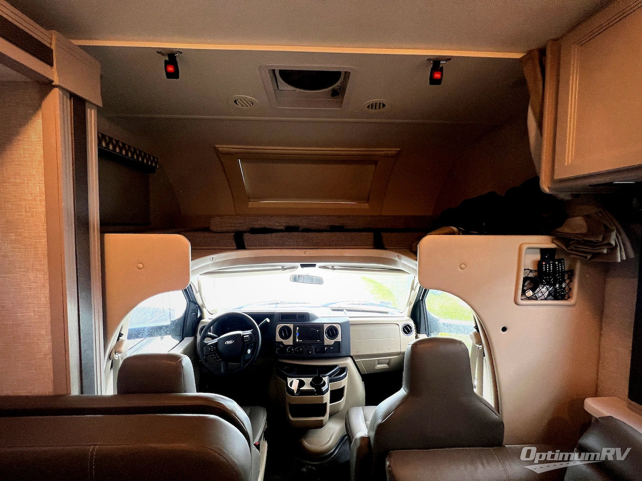 2023 Thor Quantum LF31 Photo 6