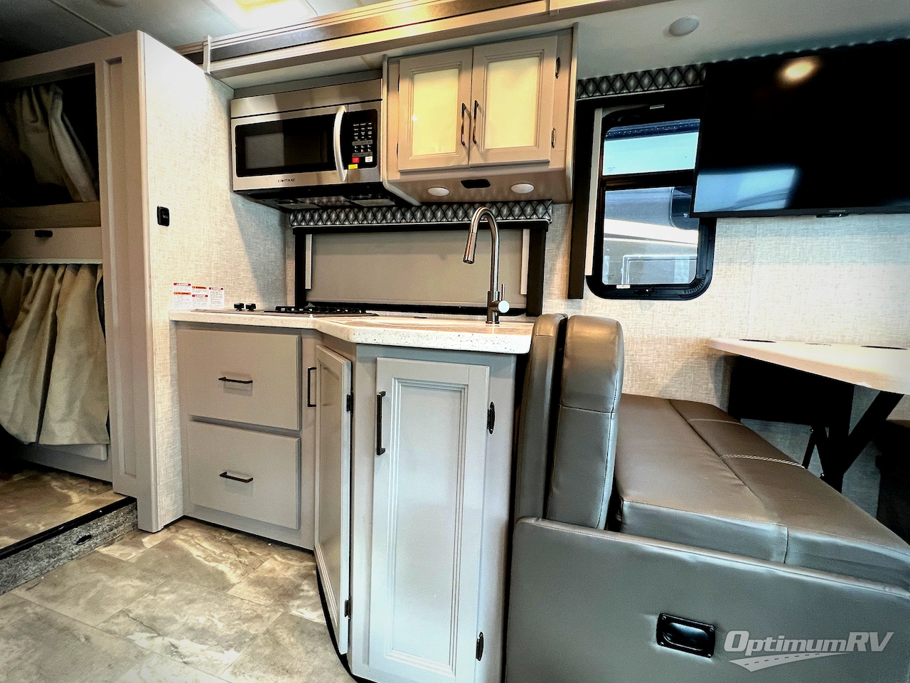 2023 Thor Quantum LF31 Photo 10