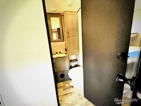 2022 Dutchmen Kodiak Ultra-Lite 283BHSL RV Photo 4