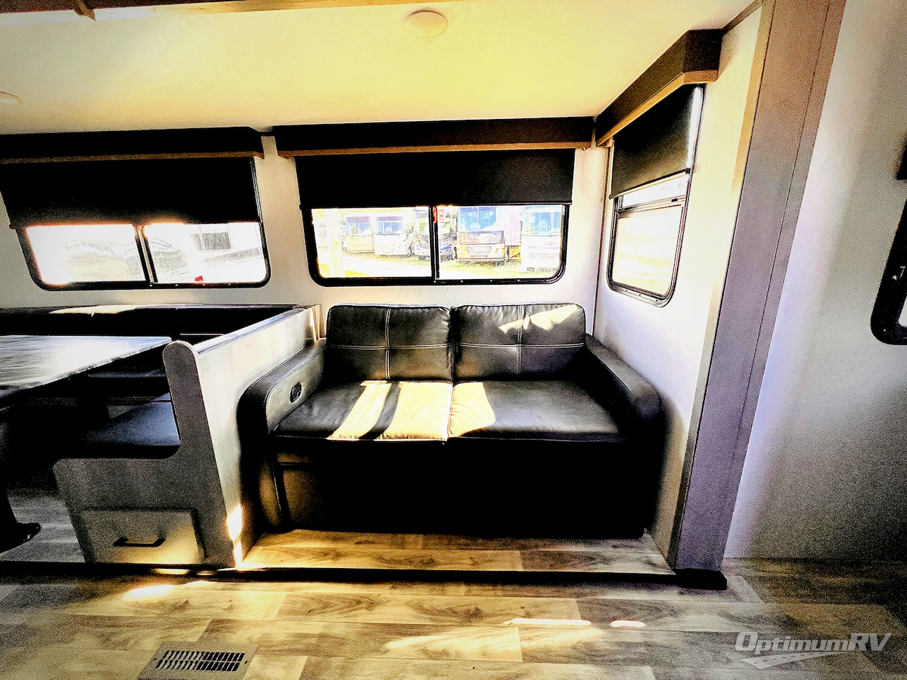 2022 Dutchmen Kodiak Ultra-Lite 283BHSL Photo 7