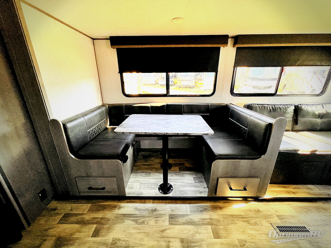 2022 Dutchmen Kodiak Ultra-Lite 283BHSL Photo 8