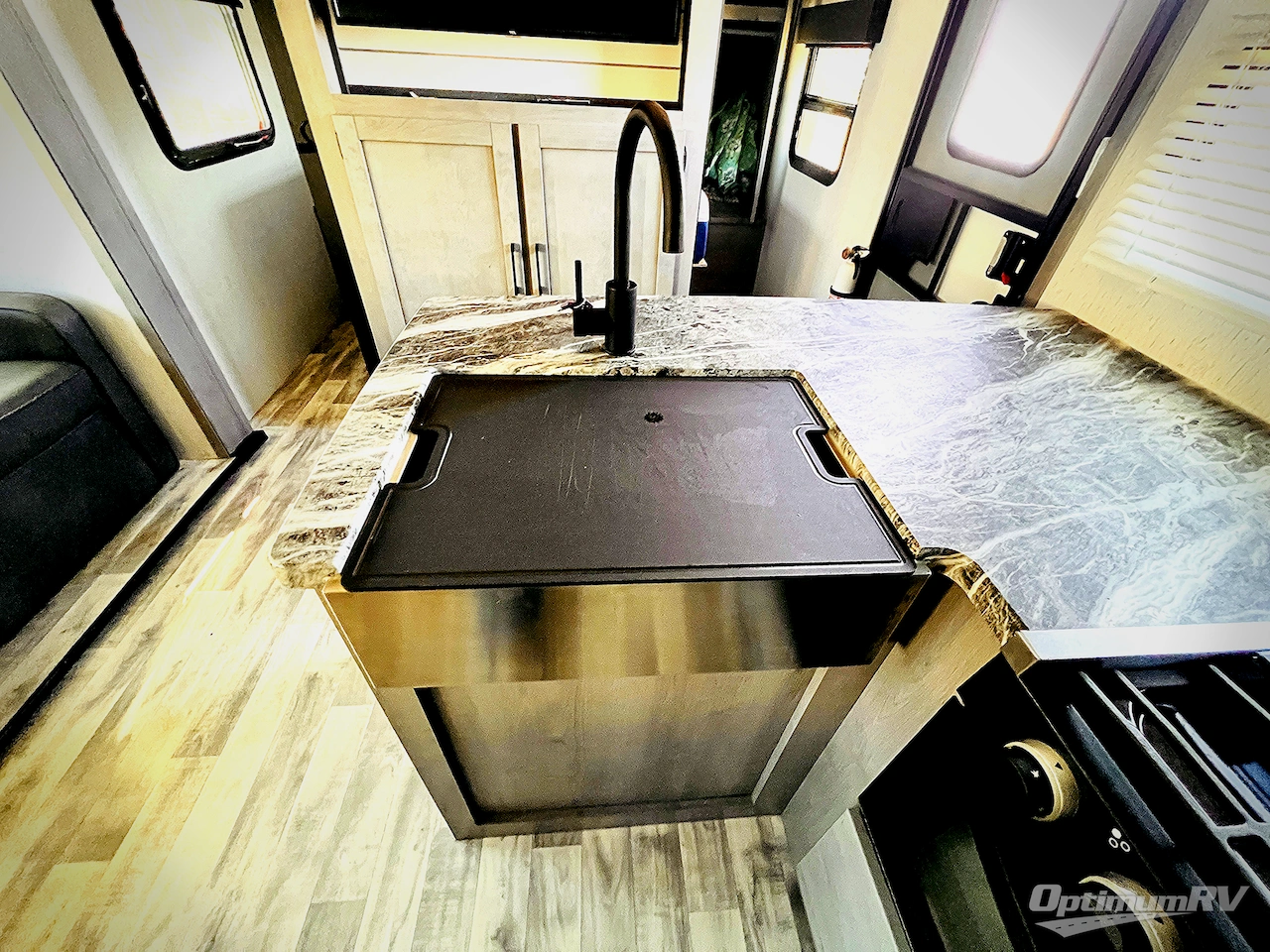 2022 Dutchmen Kodiak Ultra-Lite 283BHSL Photo 11