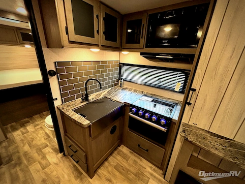 2023 Dutchmen Kodiak Ultra-Lite 250BHSL RV Photo 2