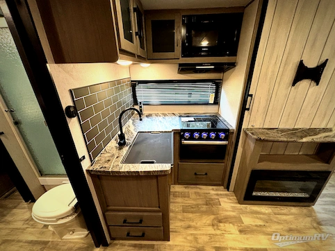 2023 Dutchmen Kodiak Ultra-Lite 250BHSL RV Photo 3