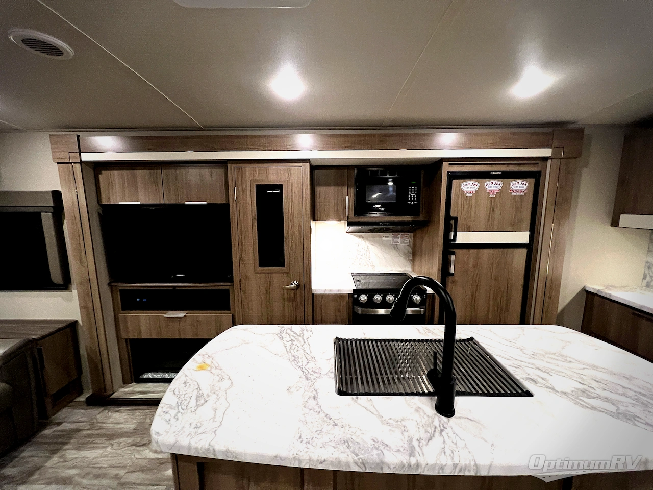 2020 Grand Design Imagine 2970RL Photo 6
