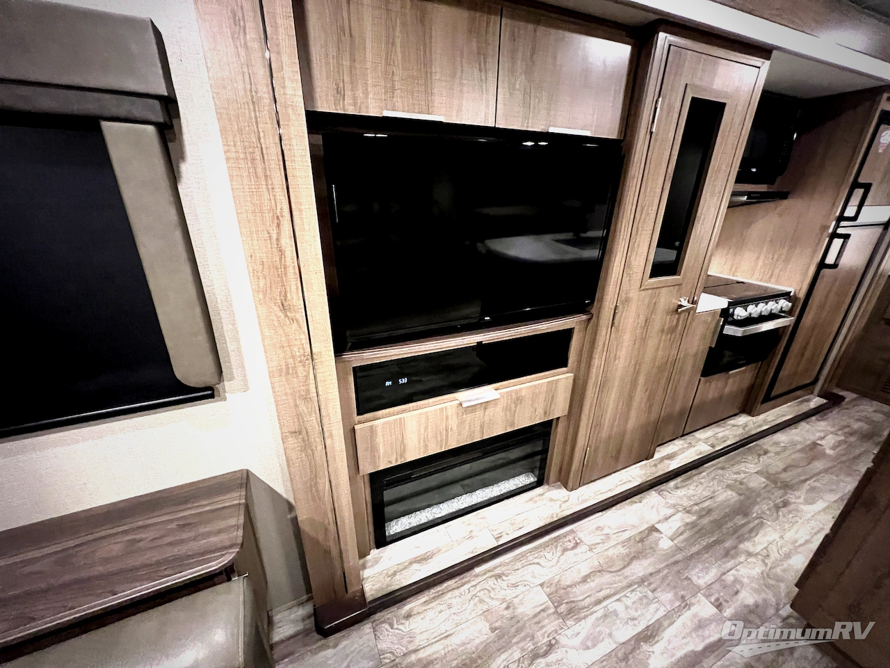 2020 Grand Design Imagine 2970RL Photo 7