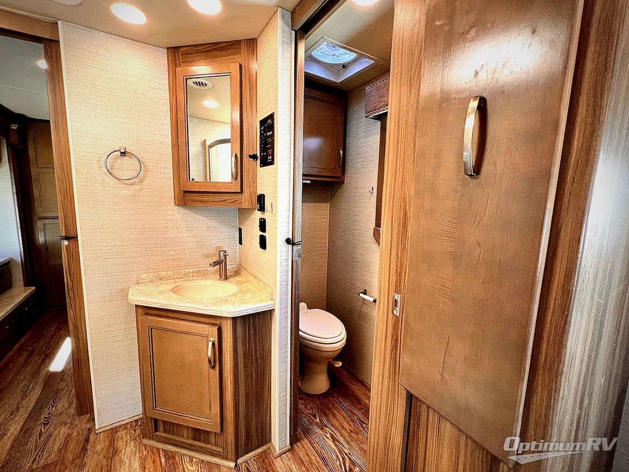 2018 Jayco Seneca 37HJ Photo 17
