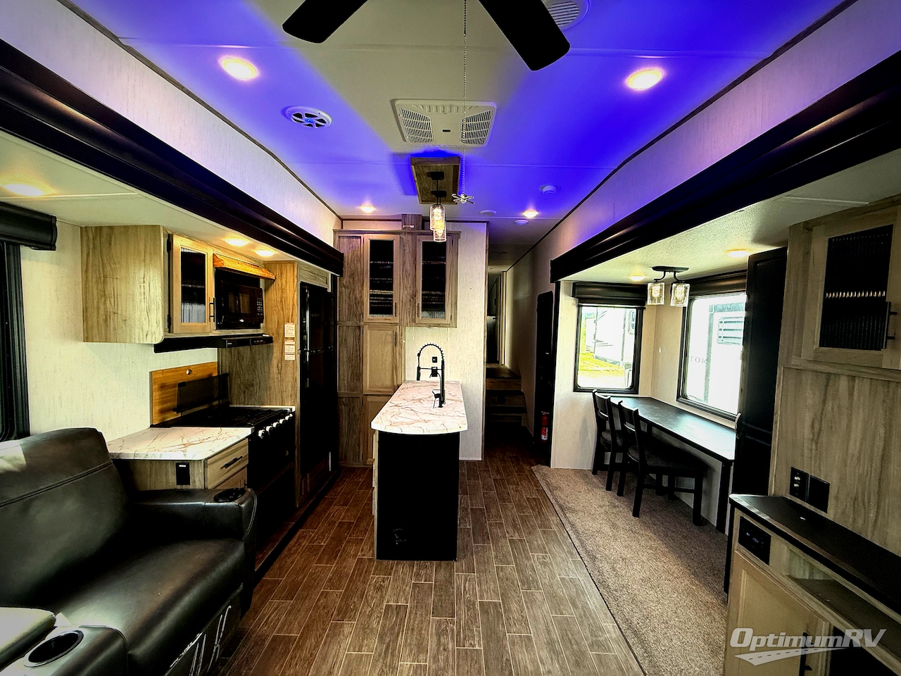 2022 Forest River Cherokee Arctic Wolf Suite 3660 Photo 5