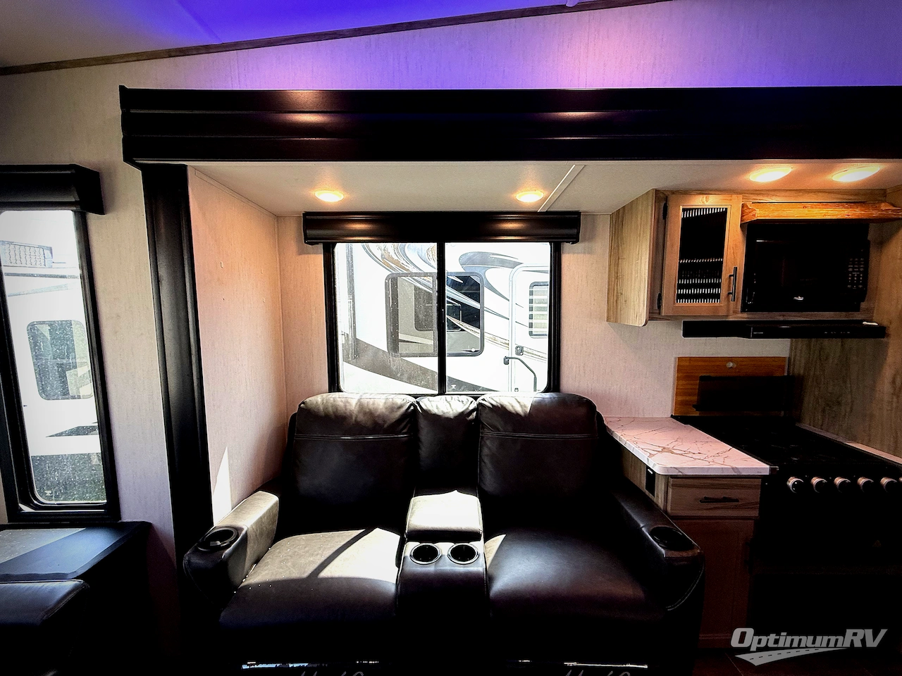 2022 Forest River Cherokee Arctic Wolf Suite 3660 Photo 9