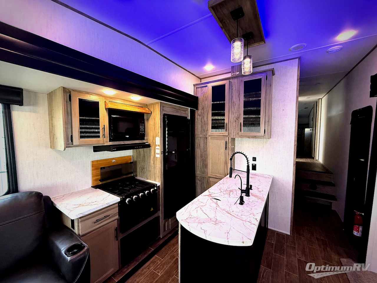 2022 Forest River Cherokee Arctic Wolf Suite 3660 Photo 10