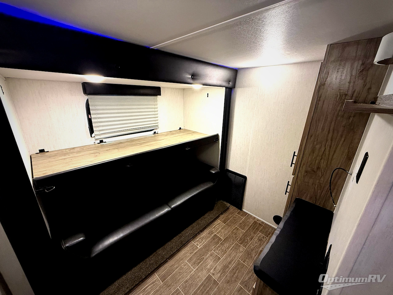 2022 Forest River Cherokee Arctic Wolf Suite 3660 Photo 14