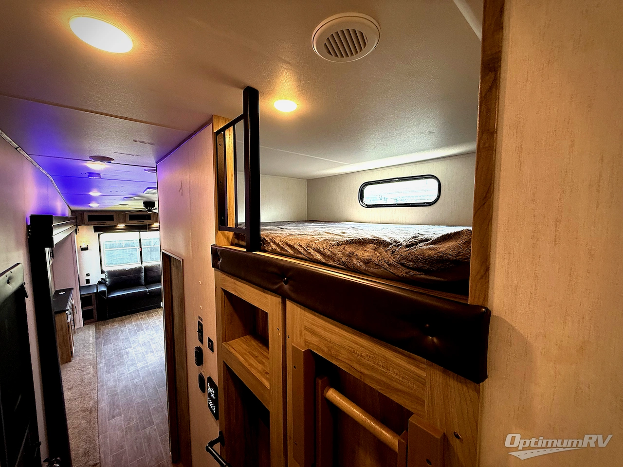 2022 Forest River Cherokee Arctic Wolf Suite 3660 Photo 15