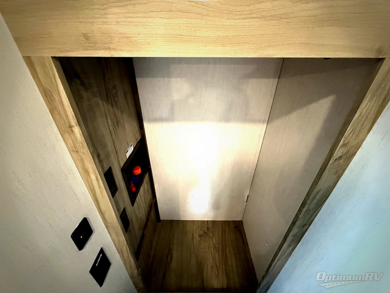 2022 Forest River Cherokee Arctic Wolf Suite 3660 Photo 19