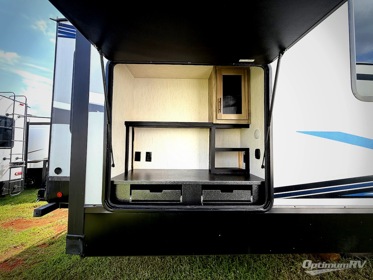 2022 Forest River Cherokee Arctic Wolf Suite 3660 Photo 22