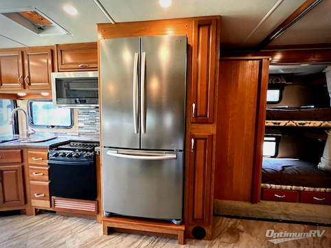 2016 Fleetwood Bounder 36H RV Photo 3