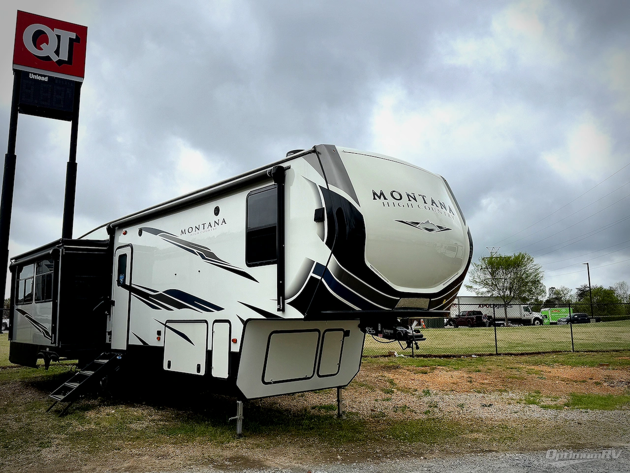 2021 Keystone Montana High Country 331RL Photo 1