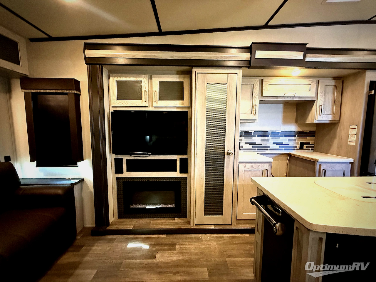 2021 Keystone Montana High Country 331RL Photo 13